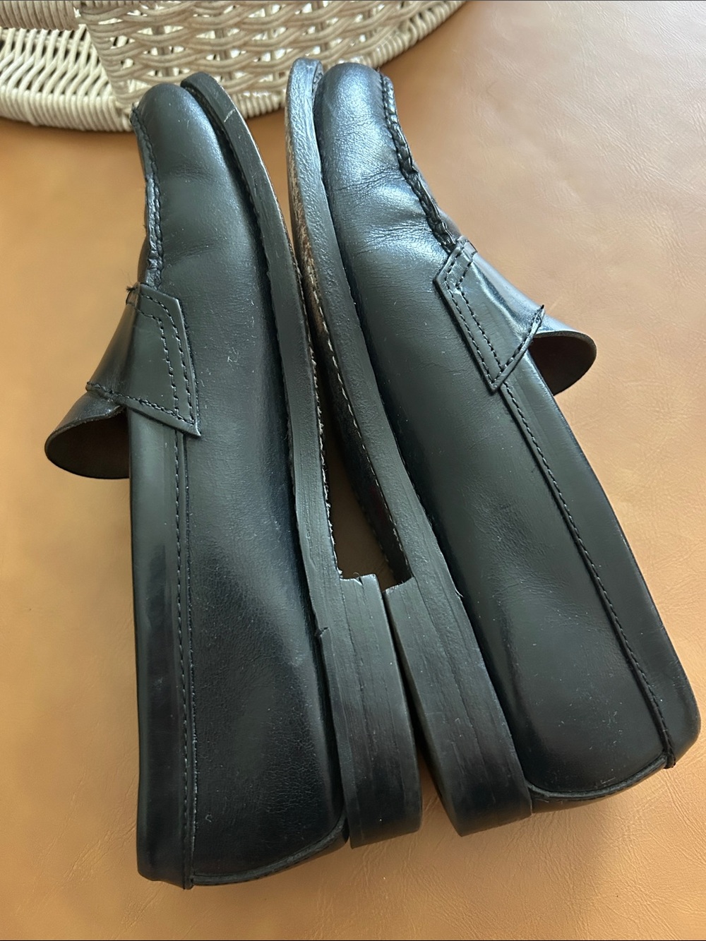 GH Bass Weejuns Black Leather Penny Loafers  Sz 9 - Picture 4 of 8